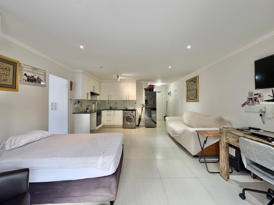 1 Bedroom Property for Sale in Kenilworth Western Cape